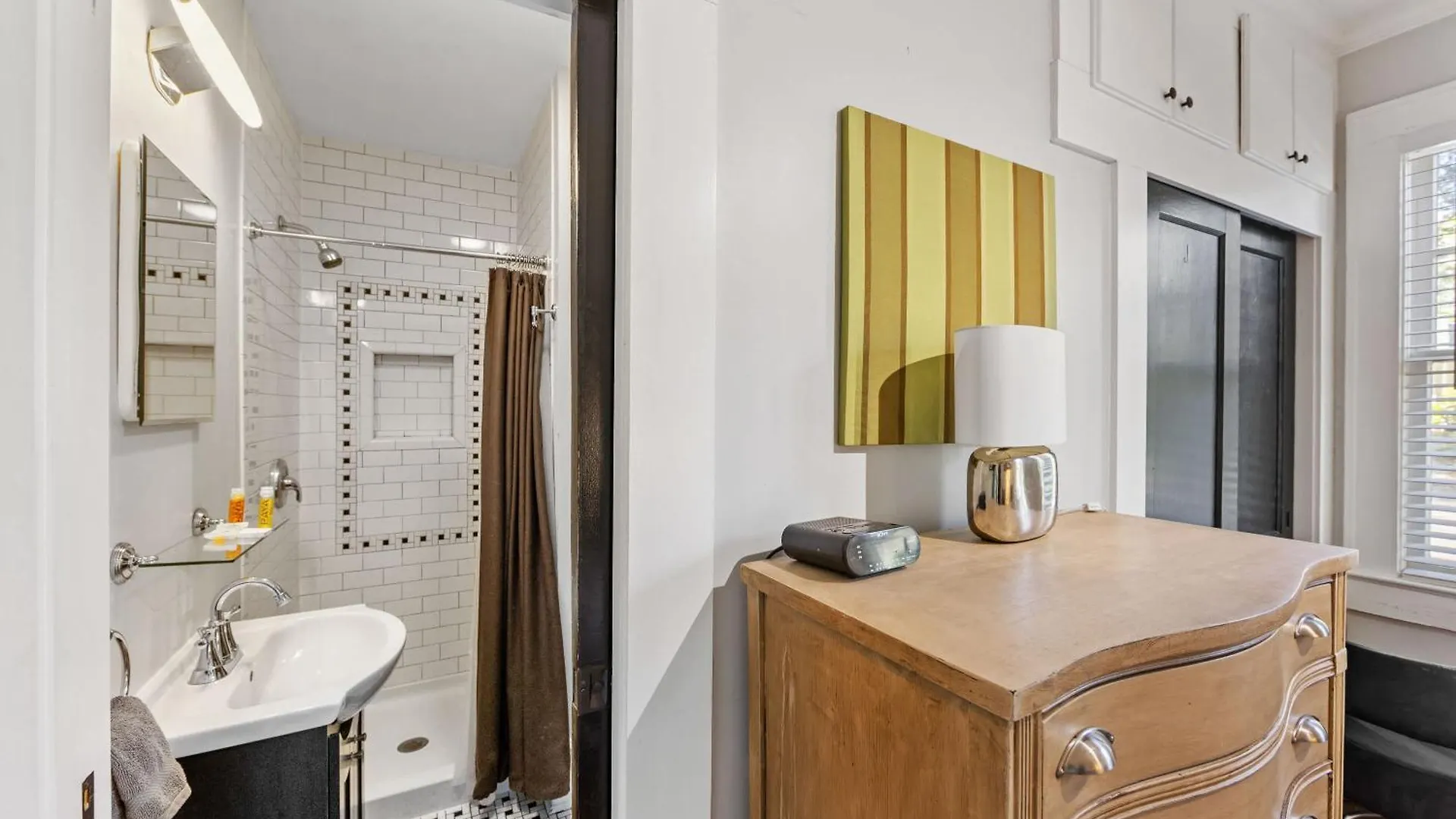 Stylish Myers Park 2 Bedroom With Screened Porch Charlotte